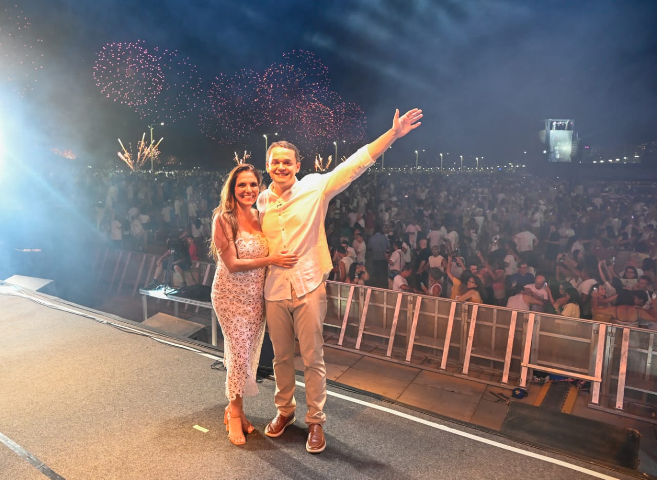 Vitória treme! Pazolini realiza o maior Réveillon já registrado no ES