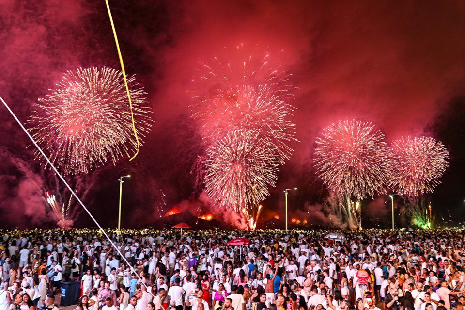 Turismo capixaba cresce no Réveillon 2026, com gasto médio maior e aprovação recorde