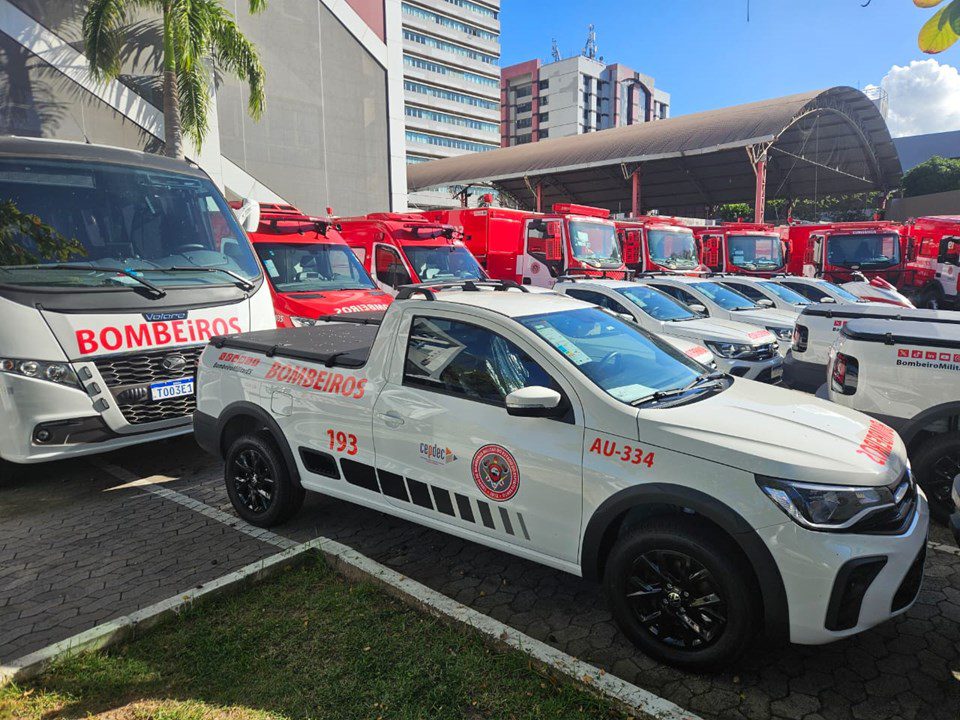 Governo do Estado reforça segurança com entrega de viaturas ao Corpo de Bombeiros e à Polícia Científica