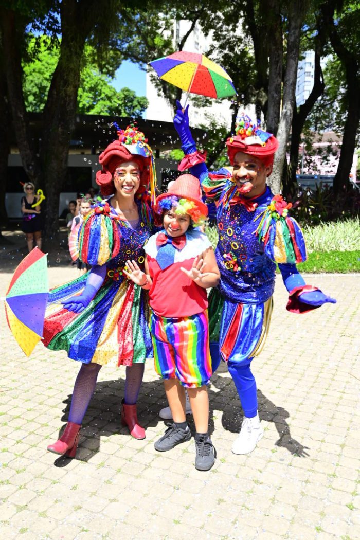 Carnavalzinho colore a manhã e leva alegria às ruas de Vitória