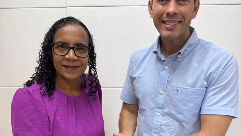 Vice-prefeita de São Mateus é anunciada por Arnaldinho como pré-candidata a deputada federal