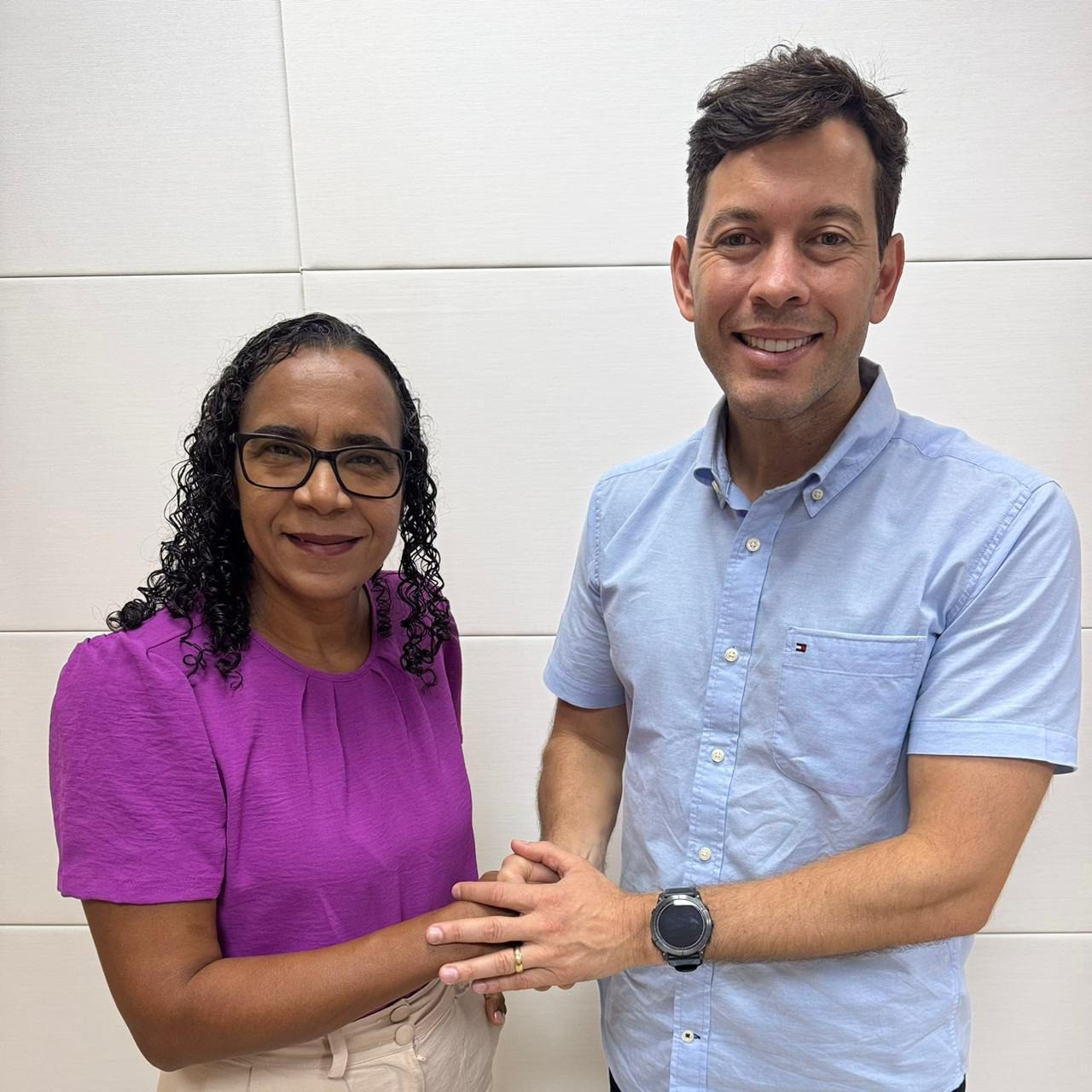 Vice-prefeita de São Mateus é anunciada por Arnaldinho como pré-candidata a deputada federal