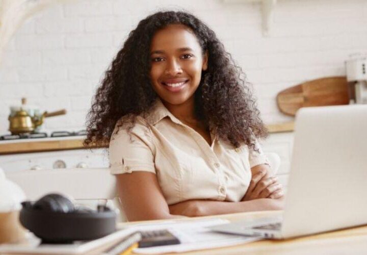 Capacitação em tecnologia fortalece protagonismo feminino com curso Jovem Programadora