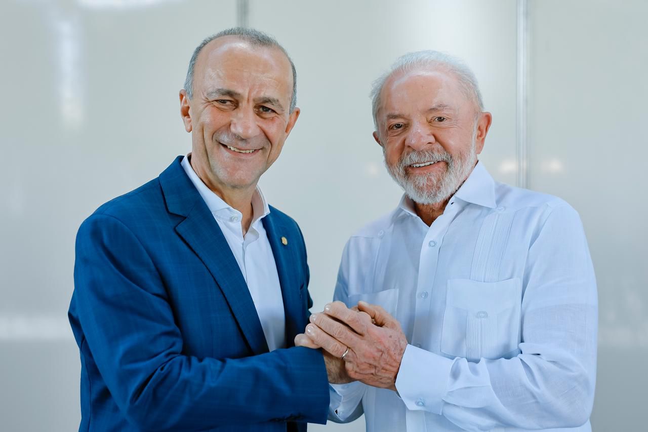 Lula oficializa Helder Salomão como pré-candidato a governador do Espírito Santo