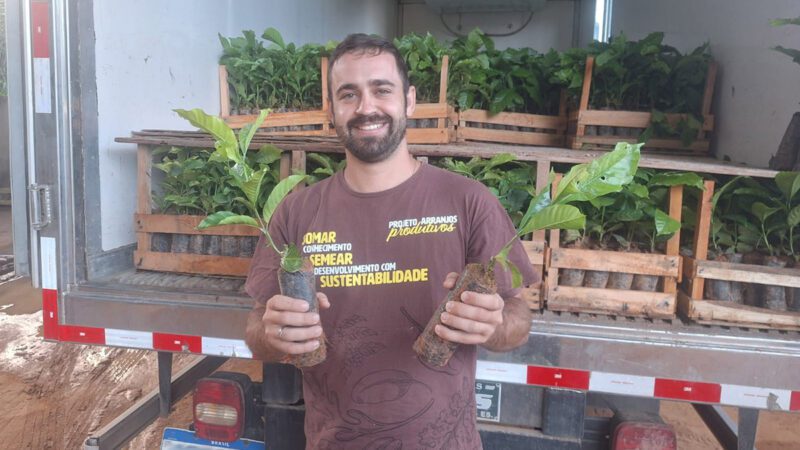 Caravana dos Arranjos Produtivos realiza entrega de 161,5 mil mudas no Norte