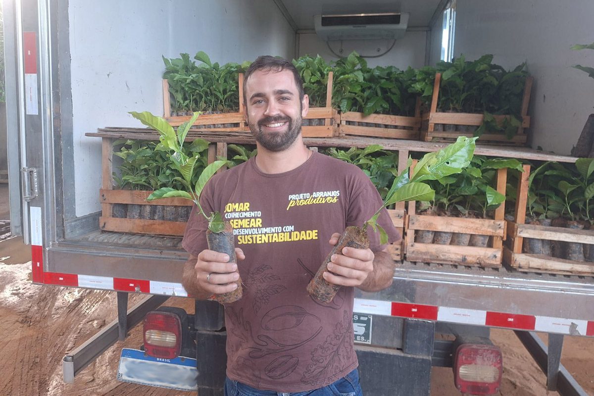 Caravana dos Arranjos Produtivos realiza entrega de 161,5 mil mudas no Norte