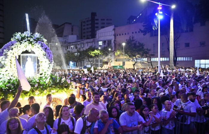 Romaria dos Homens reúne milhares de fiéis em caminhada marcada por fé e emoção em Vitória