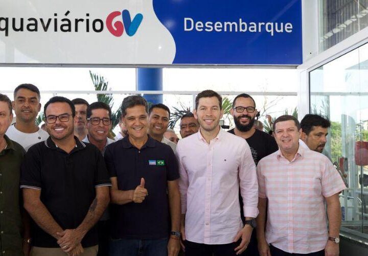 Prefeito marca presença na inauguração da nova estação do Aquaviário