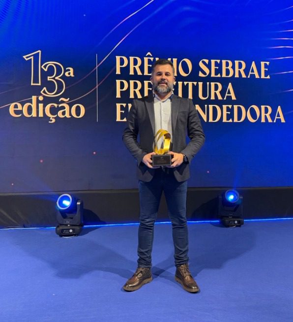 VIANA CONQUISTA OURO NO SEBRAE, AVANÇA PARA ETAPA NACIONAL E CONSOLIDA NOVA ERA DE DESENVOLVIMENTO SOB GESTÃO DE WANDERSON BUENO