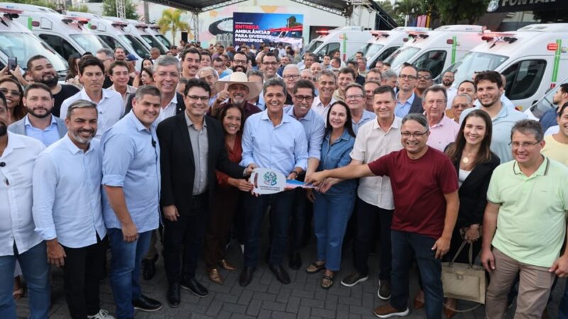 Governo do Estado reforça saúde pública com entrega de 21 ambulâncias a municípios capixabas