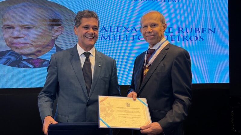 Governador homenageia pastor Alexandre Ruben Milito Gueiros com a Ordem do Mérito Jerônymo Monteiro