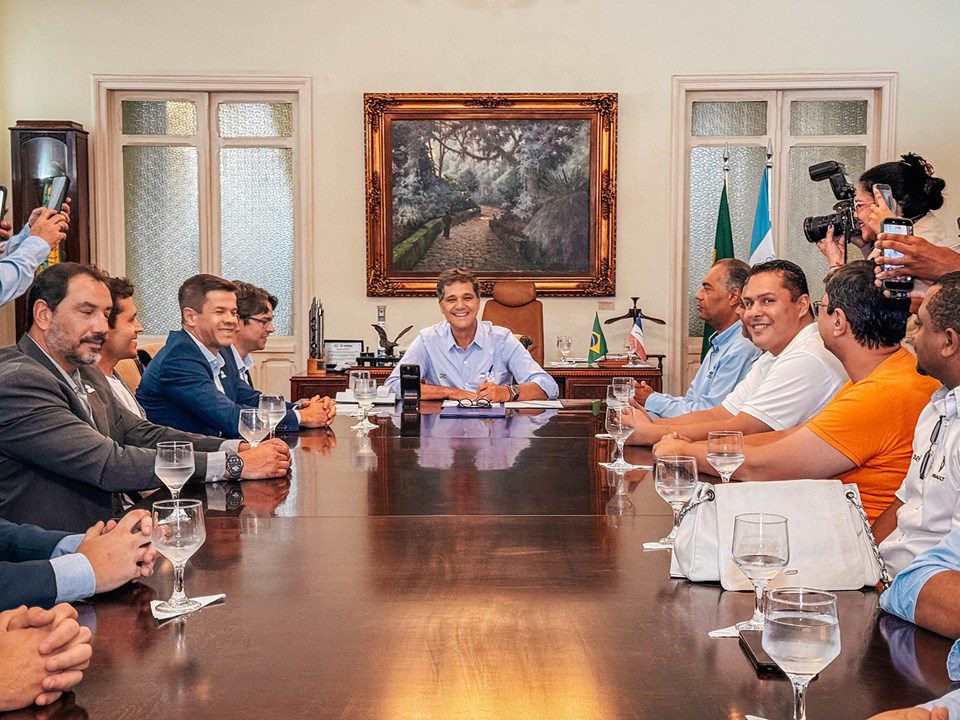 Governo amplia incentivo à mobilidade sustentável com benefício para taxistas e apps