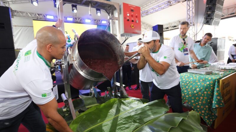 Festa de Cariacica reúne música e tradição com sertanejo, rock e Tombo do Doce de Banana neste domingo