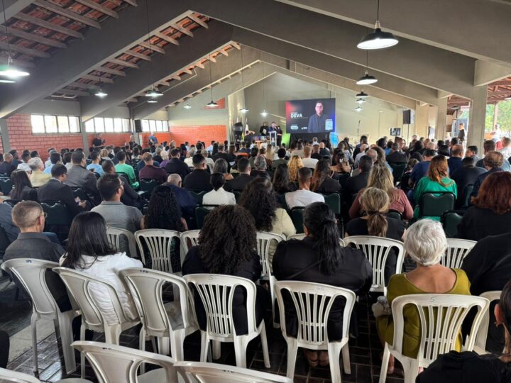 Liderança e Fé: Vereador Deva mobiliza multidão e consolida influência em Vila Velha