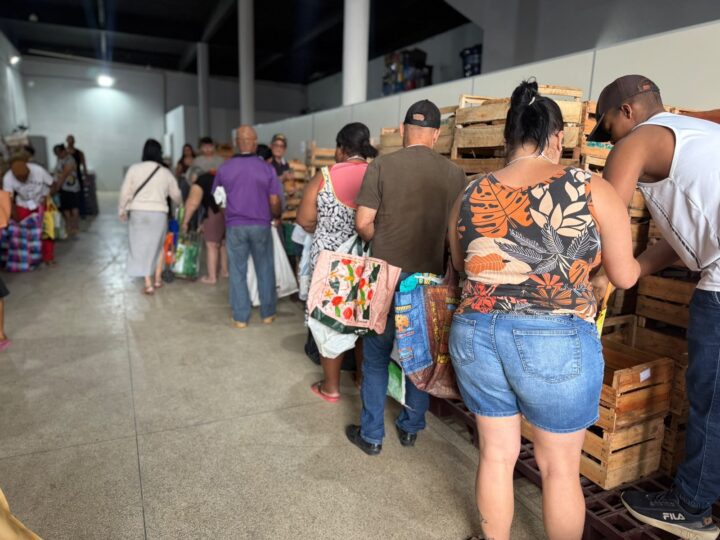 Famílias recebem alimentos e apoio durante ação do Banco de Alimentos