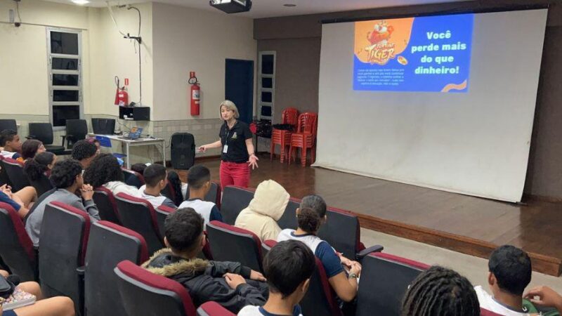 Riscos das bets entram em debate durante palestra para estudantes nesta terça-feira