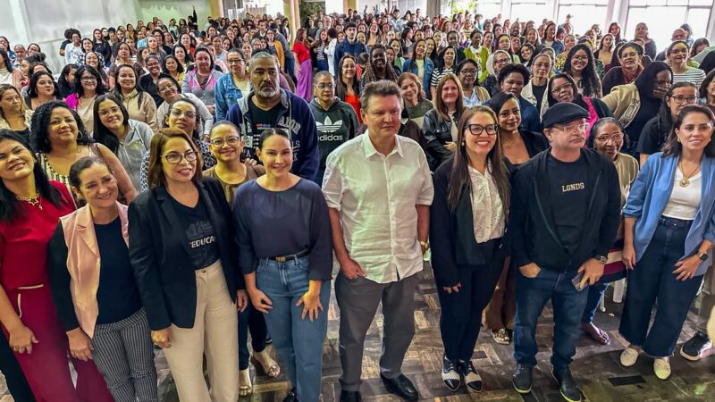 Cariacica anuncia proposta de reajuste de 17% para profissionais da educação