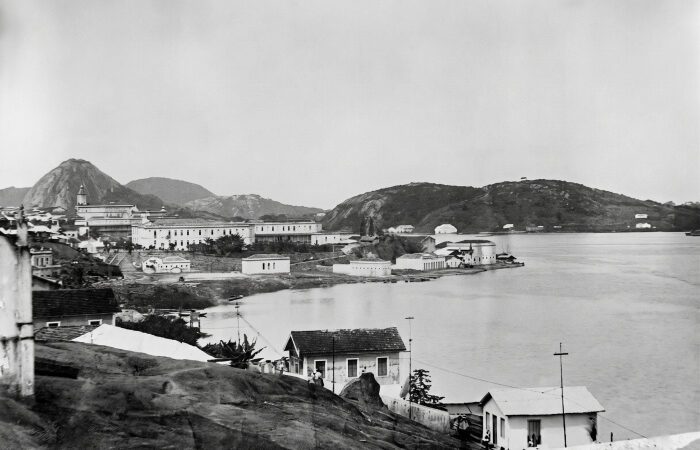 Mostra virtual resgata imagens de Vitória de um século atrás em negativos de vidro