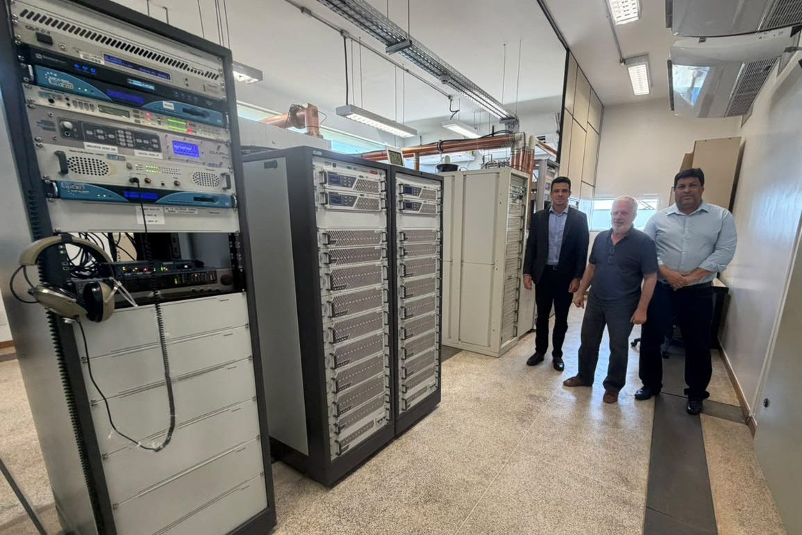 TV Ales recebe equipamento de R$ 1,1 milhão por meio de parceria com a Câmara Federal