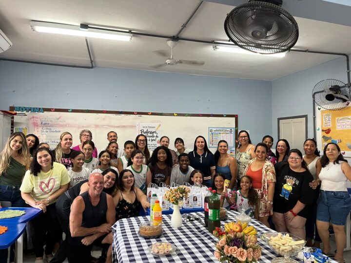 Escola de Jardim América celebra o Dia do Professor com homenagem aos educadores