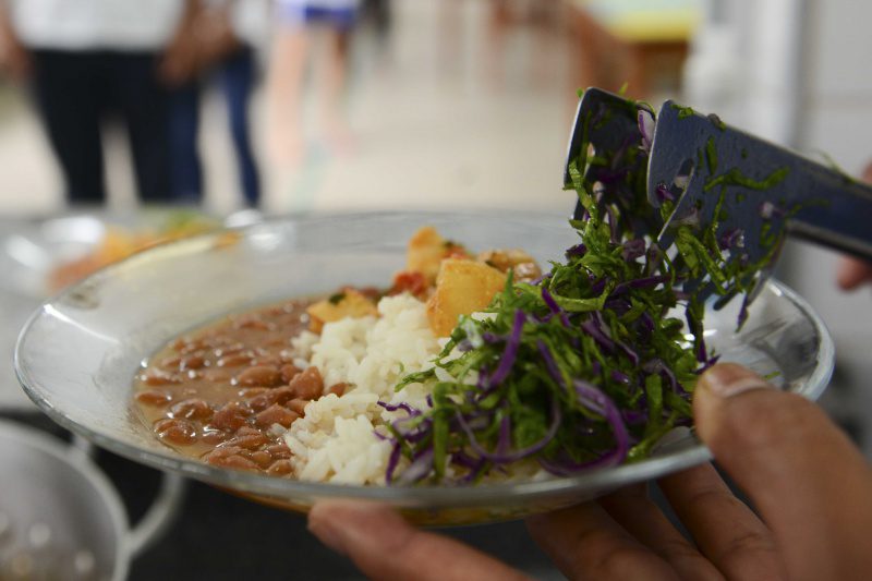 Alimentação balanceada e de qualidade nos cardápios de crianças e estudantes de Vitória
