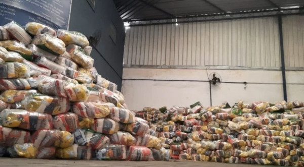 Prefeitura de viana realiza entrega de cestas básicas para famílias em extrema pobreza do município