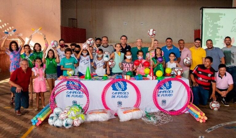 Programa Campeões de Futuro: Colatina recebe mais de 500 materiais esportivos