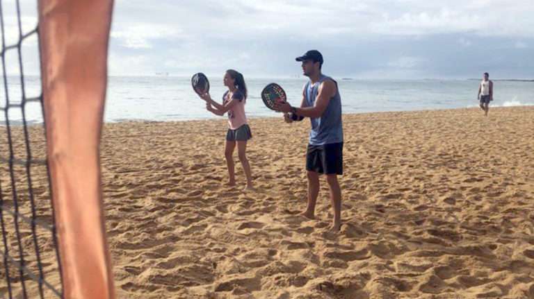 Aulas de beach tennis para alunos da rede municipal de Vila Velha começam nesta quarta (13)
