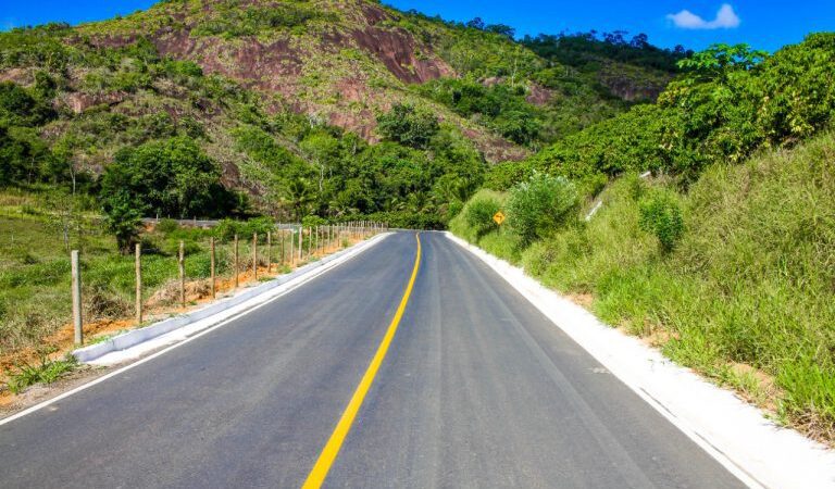 Linhares: concluídas obras de pavimentação em dois trechos do distrito de São Rafael