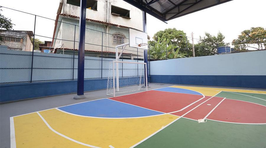 Prefeitura de Vila Velha realiza a entrega da quadra poliesportiva a comunidade de Vila Batista