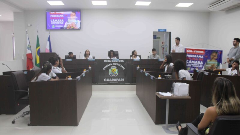 Programa “Escola na Câmara” realiza visitas educativas com alunos de Guarapari