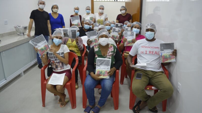 Secretaria de Assistência Social realiza minicurso de culinária para usuários da rede socioassistencial