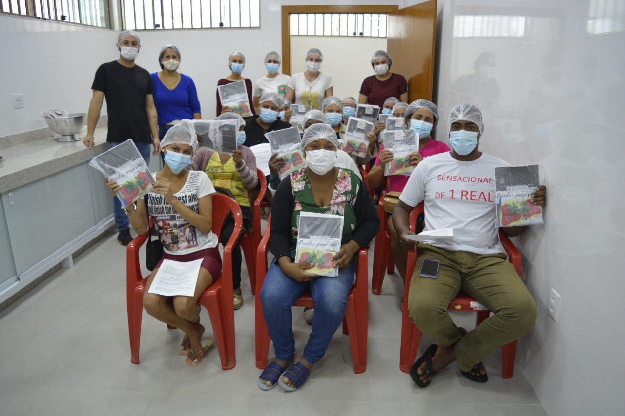 Secretaria de Assistência Social realiza minicurso de culinária para usuários da rede socioassistencial