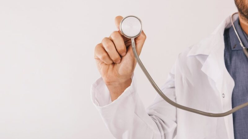 Prefeitura de Cachoeiro abre vagas para médicos com salário de até R$ 16 mil