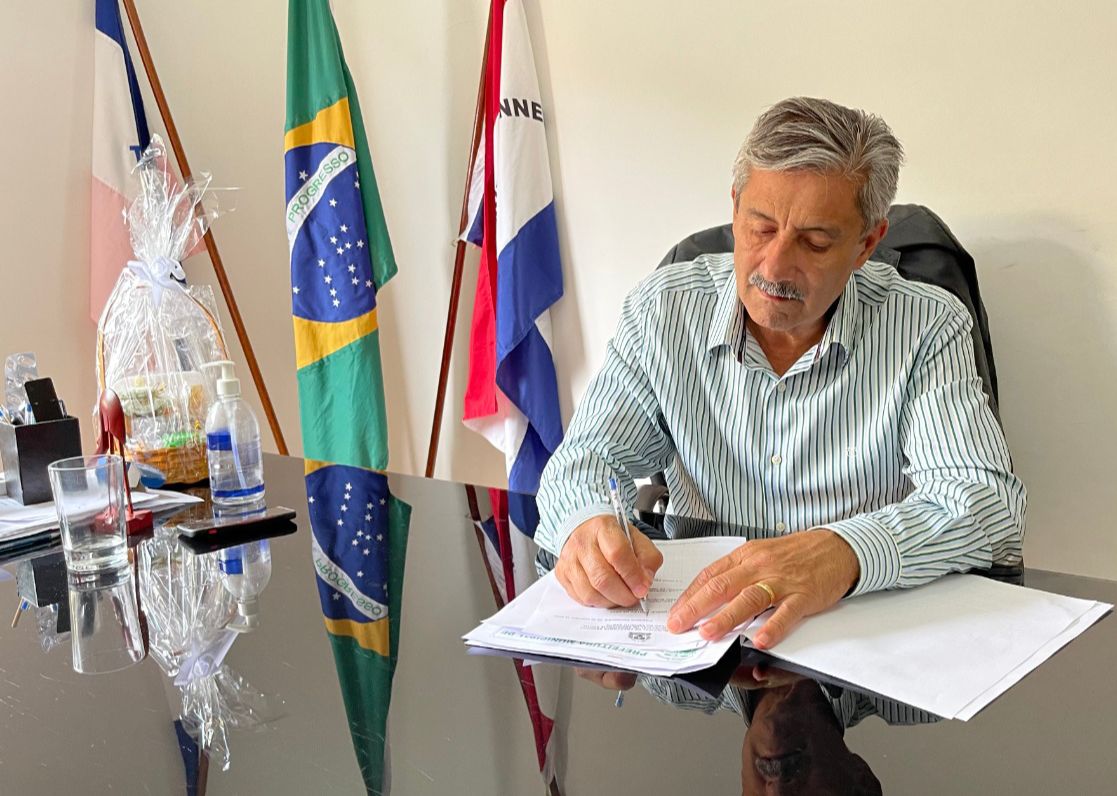 Prefeito  Dorlei Fontão assina Ordem de Serviço para construção da Secretaria de Assistência Social