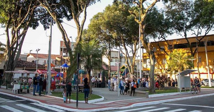 Vila Velha entrega praça revitalizada no bairro Aribiri