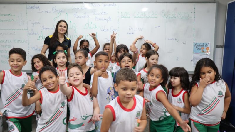 Uma homenagem do município em comemoração ao dia dos professores