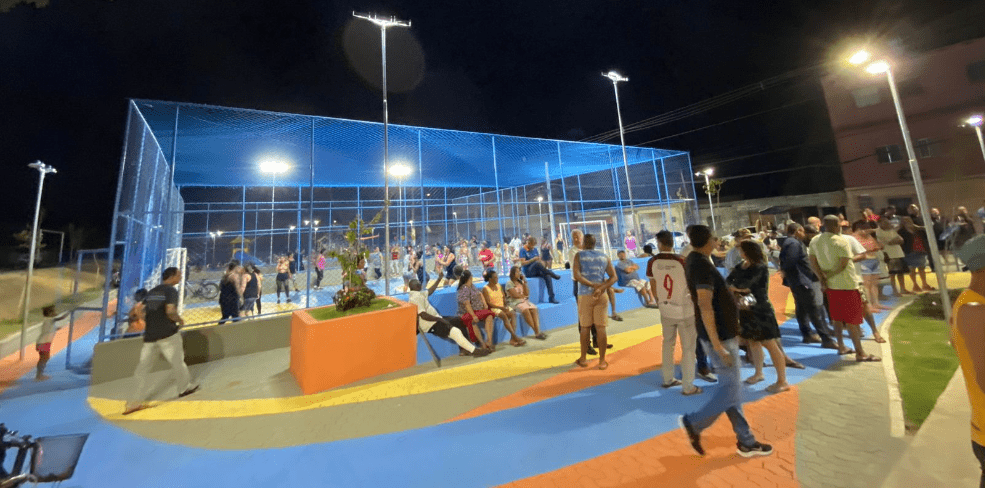 Secretaria de Serviços inaugura praça onde antes era ponto viciado de lixo em Nova Esperança