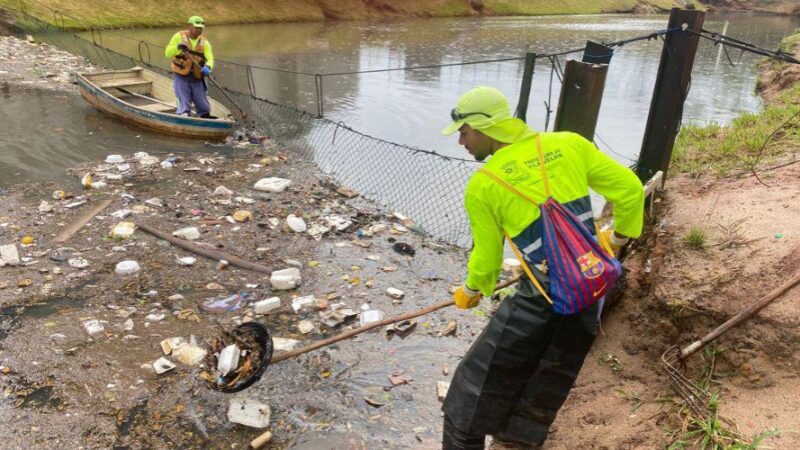 ​PMVV retira 882 toneladas de resíduos irregulares dos canais este ano