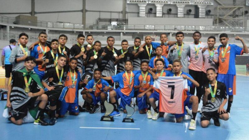 Equipe de handebol de escola de Vila Velha é campeã brasileira