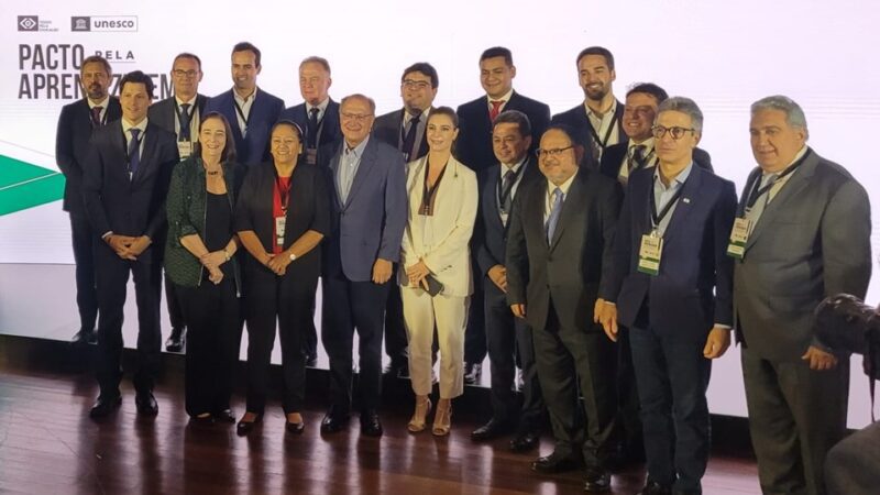 Governador Renato Casagrande participa de evento que debate rumos da Educação Básica no País