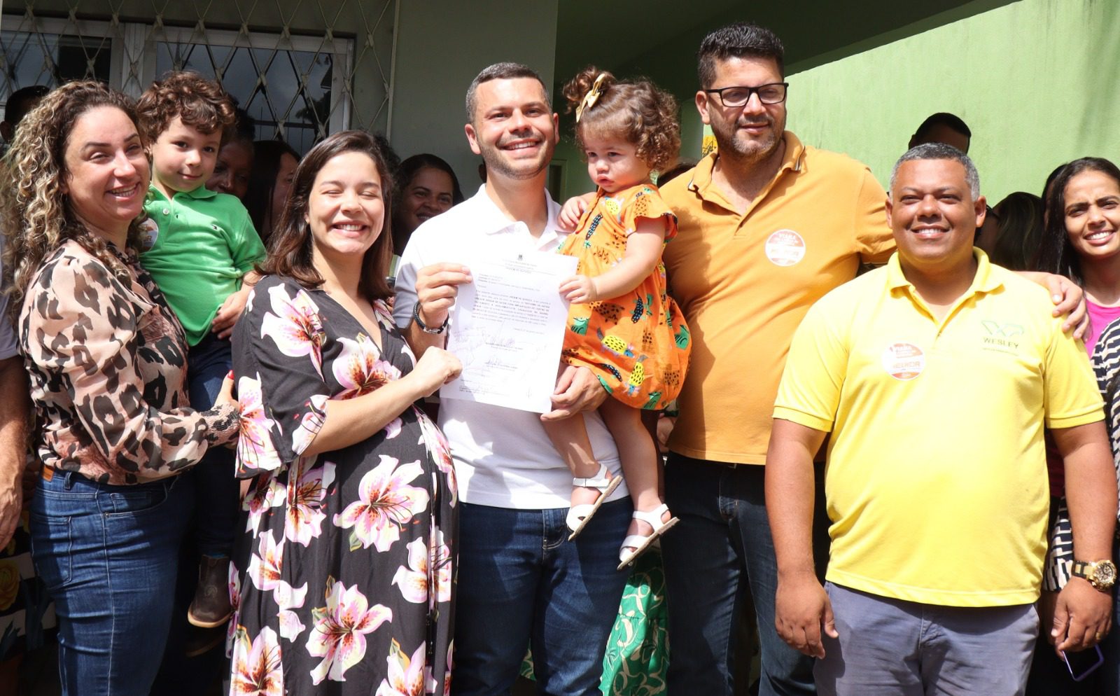 Bairro Canaã Em Viana 100% estruturada: Comunidade recebe duas importantes ordens de serviços