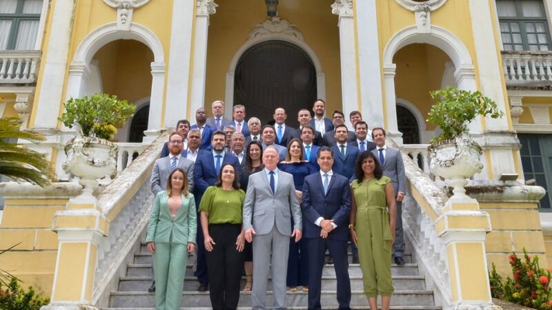 Renato Casagrande reúne secretariado no primeiro dia do novo mandato