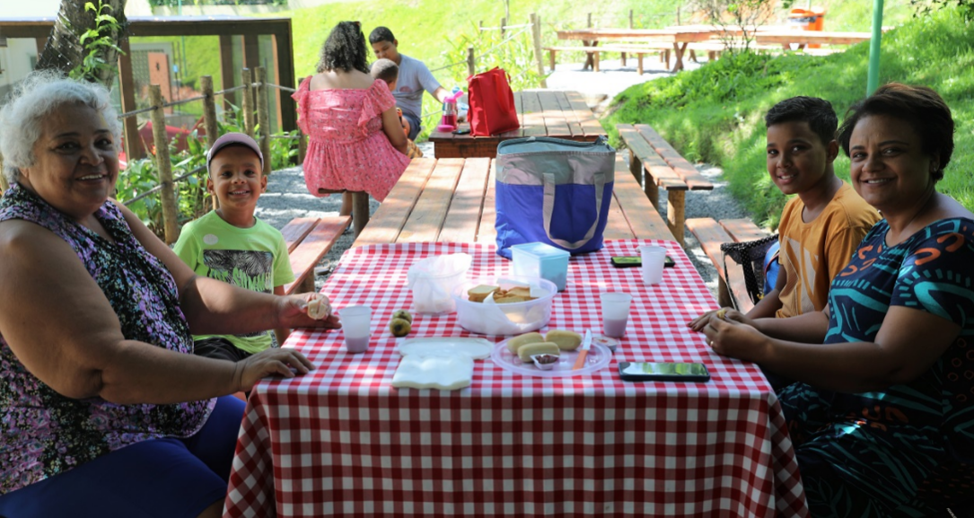 Famílias aproveitam parques de Cariacica para momentos de lazer nas férias