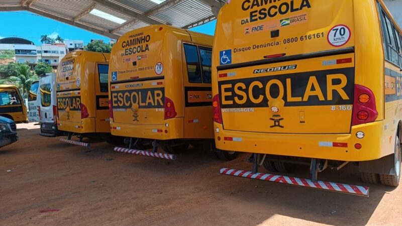 Sedu realiza entrega de veículos escolares ao município de Vila Valério