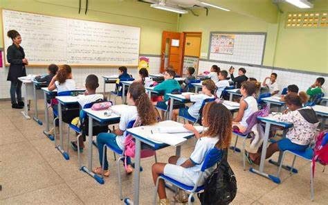 Prefeitura de Cariacica antecipa para março o pagamento do bônus para profissionais da educação