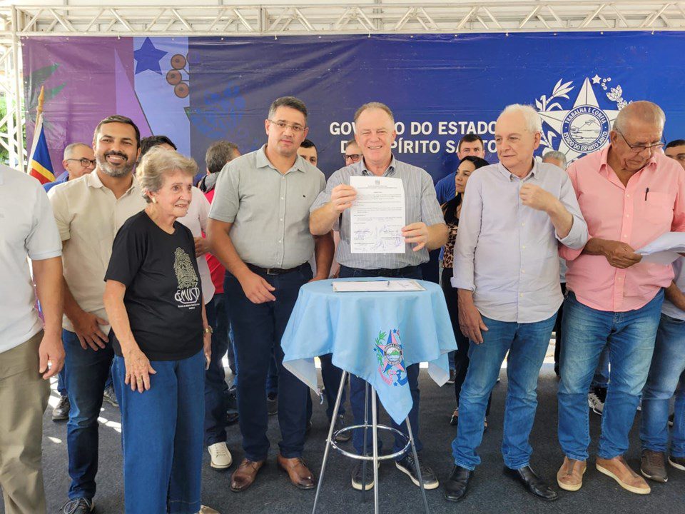 Renato Casagrande autoriza início das obras de restauração do Solar Miguel Simão, em Alegre
