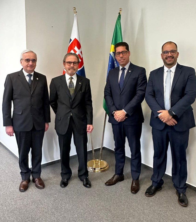 Presidente da Assembleia Legislativa vai à embaixada brasileira na Eslováquia avançar nas conversas para firmar parceira comercial com o país do leste europeu