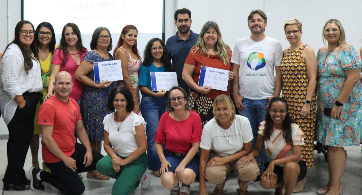 Professores do município de Viana recebem certificado de conclusão do Pequeno Guarda-Parque