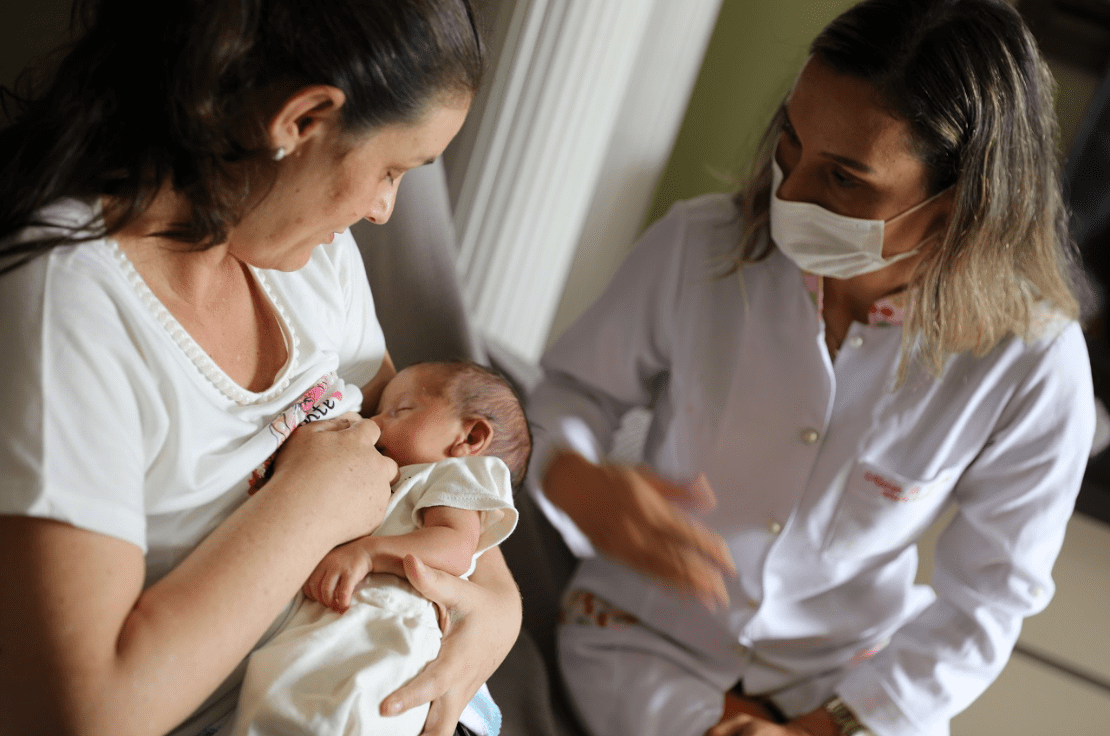 Secretaria de Saúde de Cariacica oferece orientação domiciliar para mães que amamentam